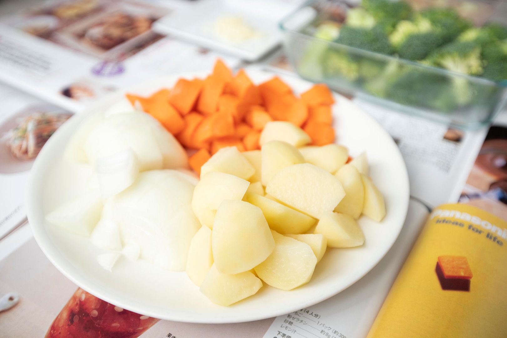 Food Makes Me Happy Not Exactly "White" Stew, but Here's My Take on Japanese Salmon Stew